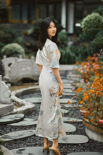 在线看人与动人物a级毛片